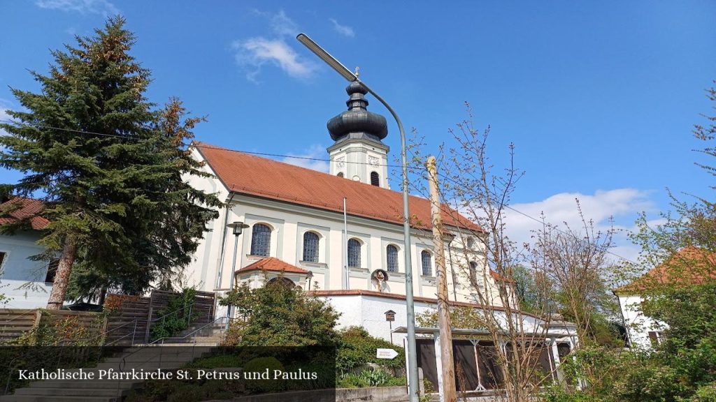 Katholische Pfarrkirche St. Petrus und Paulus - Berglern (Bayern)