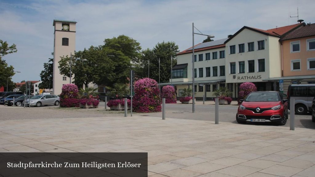 Stadtpfarrkirche Zum Heiligsten Erlöser - Traunreut (Bayern)